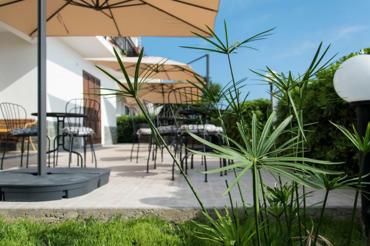 L'Oasi Di Giorgia Bed and Breakfast Cittadella del Capo Exteriör bild