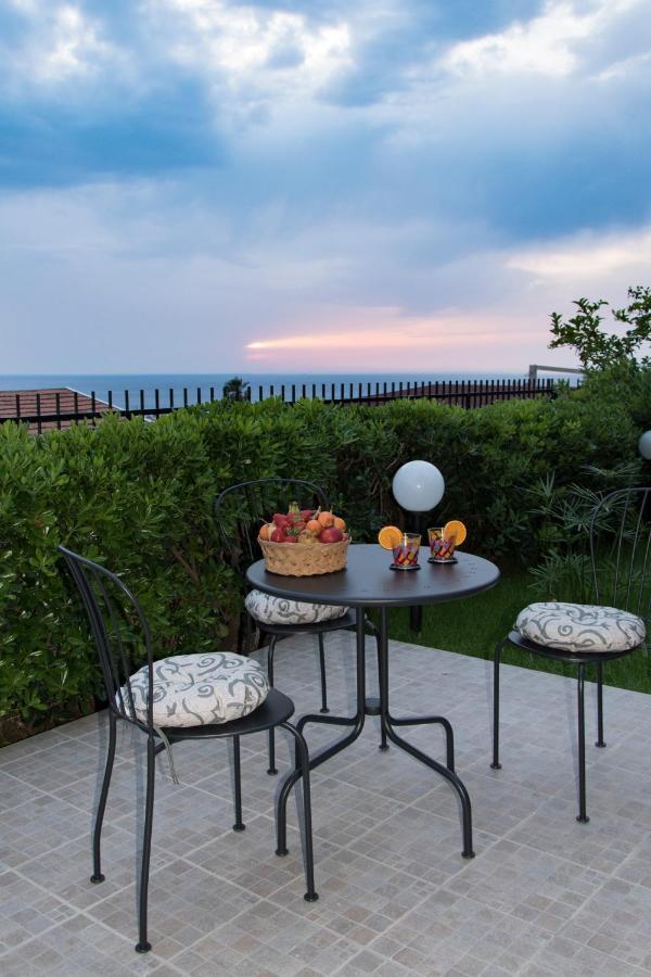 L'Oasi Di Giorgia Bed and Breakfast Cittadella del Capo Exteriör bild